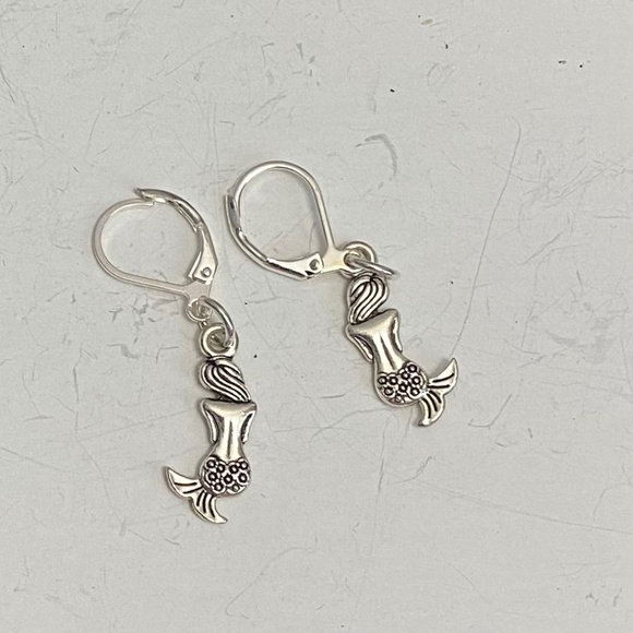 Mermaid earrings. NEW - Picture 2 of 3